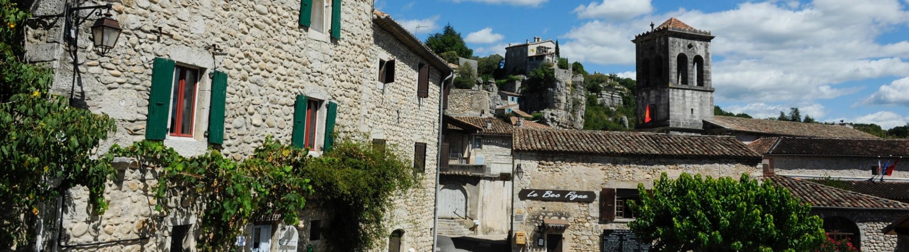 Stay in Ardèche : Discover a cave