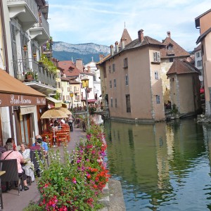 Séminaire insolite à Annecy : Challenge sur le lac et soirée tipis