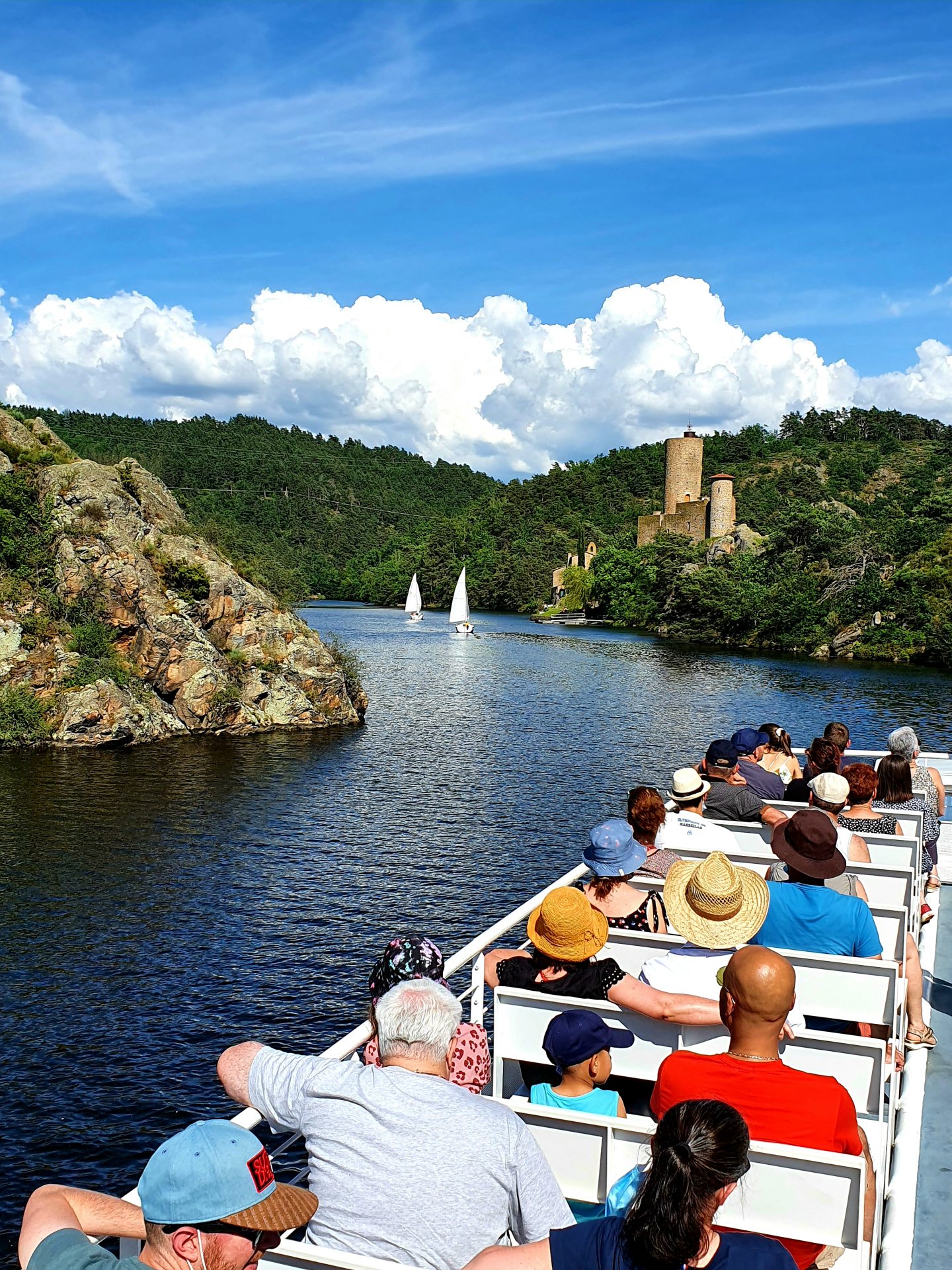 Croisière commentée sur les gorges